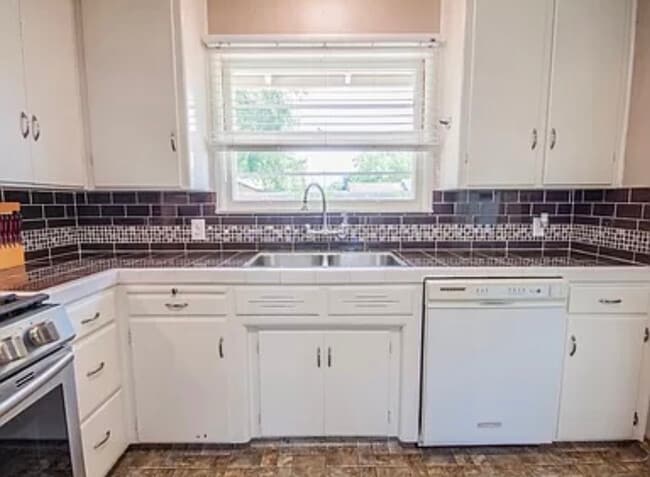 Foto del edificio - 2417 W College Ct