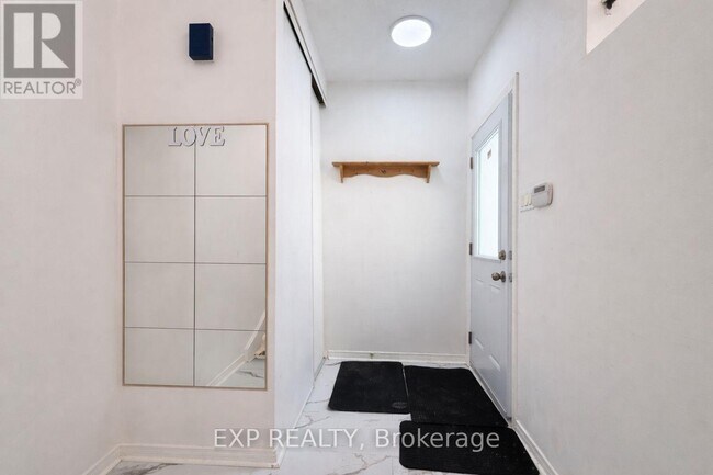 Photo du bâtiment - 11-C Sonnet Crescent