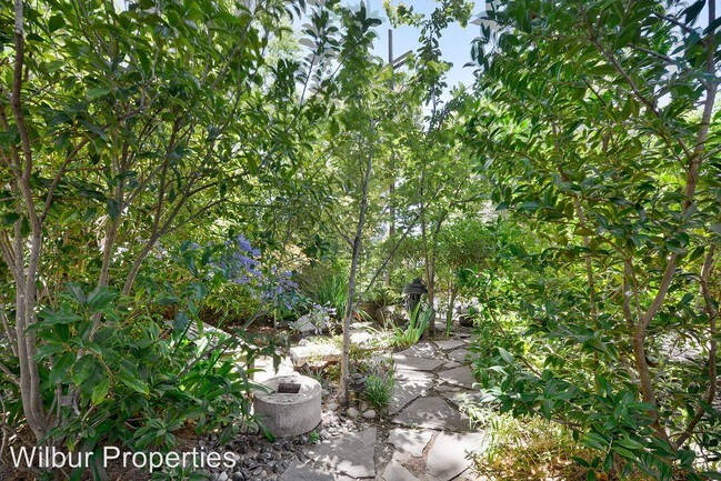 Foto del edificio - 3 br, 2 bath House - 285 Rinconada Avenue