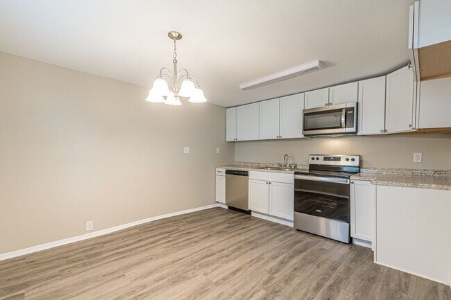 Building Photo - 211 Pierian Ave