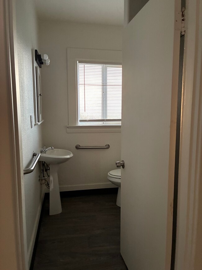 Bathroom - 6013 SE 48th Ave