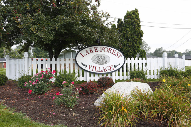 Entrance - Lake Forest Apartments