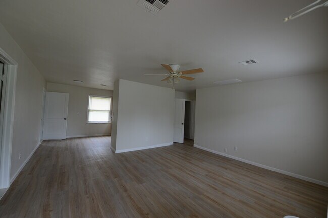 Building Photo - 111 W Haddock St