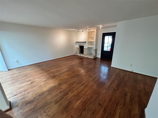 Building Photo - 917 S Ripple Creek Dr