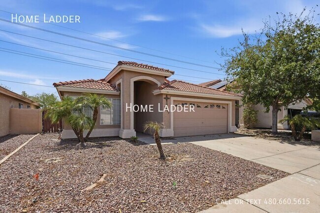 Foto del edificio - 7817 W McRae Way