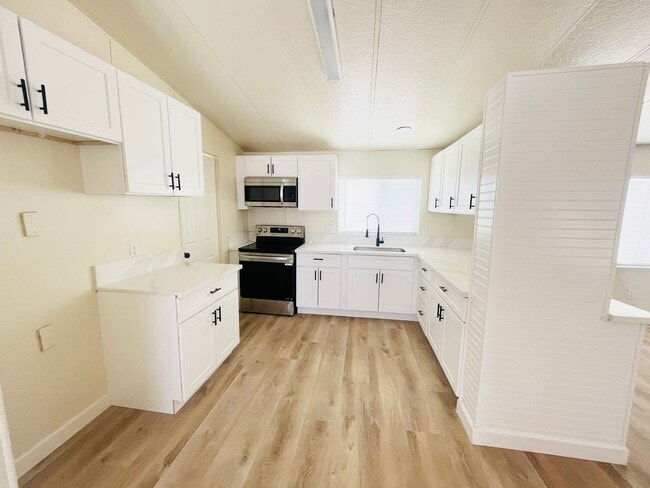 Building Photo - 36924 Coyote Lake Rd