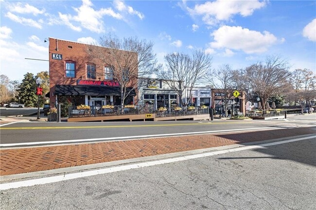 Building Photo - 6023 Skellig St