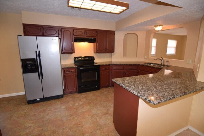 Building Photo - PETS NEGOTIABLE WITH HOMEOWNER APPROVAL!!