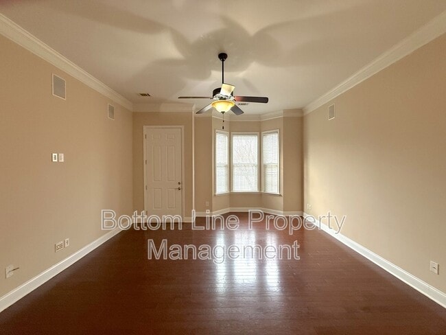 Building Photo - 476 Beacon St NW