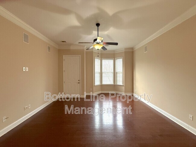 Foto del edificio - 476 Beacon St NW