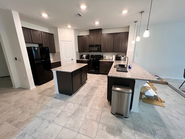 Foto del edificio - 6408 Carriage Pines Dr