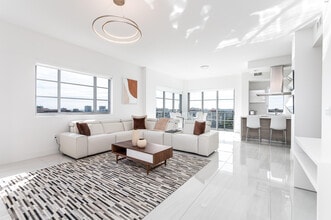 Building Photo - 155 E Boca Raton Rd