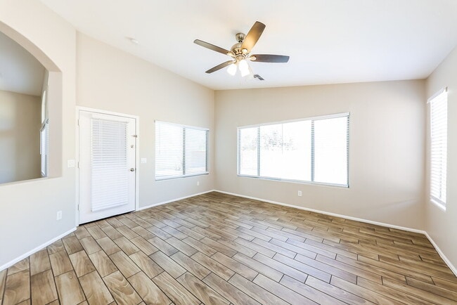 Building Photo - 8328 S 48th Dr