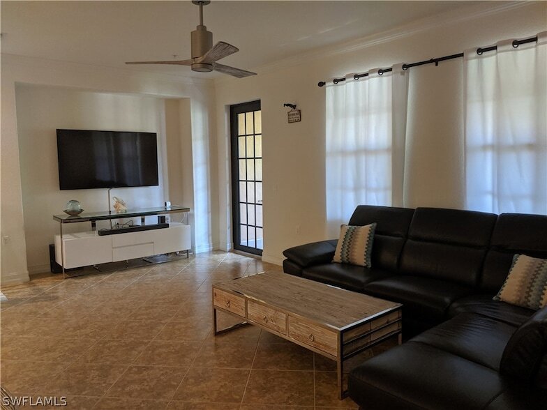 Foto principal - 9130 Chula Vista St