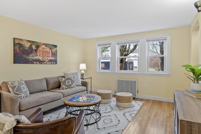 Building Photo - 56 Spruce St