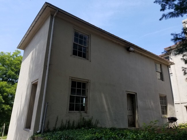Building Photo - 405 Cabell St