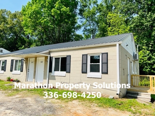 Building Photo - 1215 Gatewood Ave