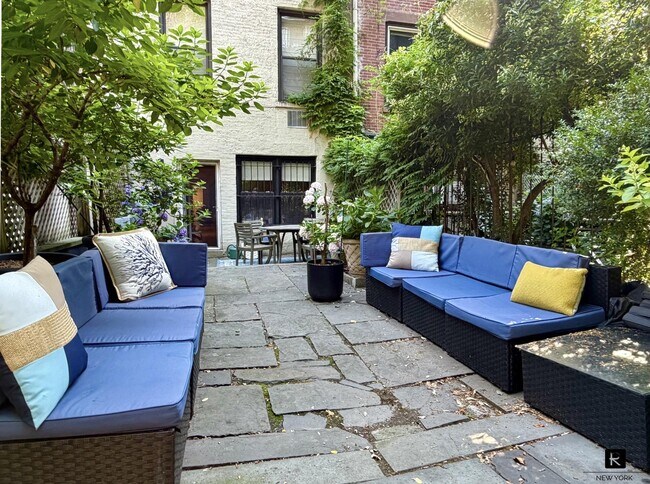 Foto del edificio - 487 W 22nd St