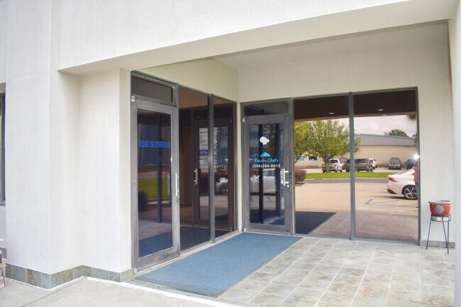 Foto del edificio - 850 Engineers Rd