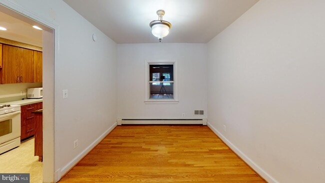 Building Photo - 1049 N Monroe St