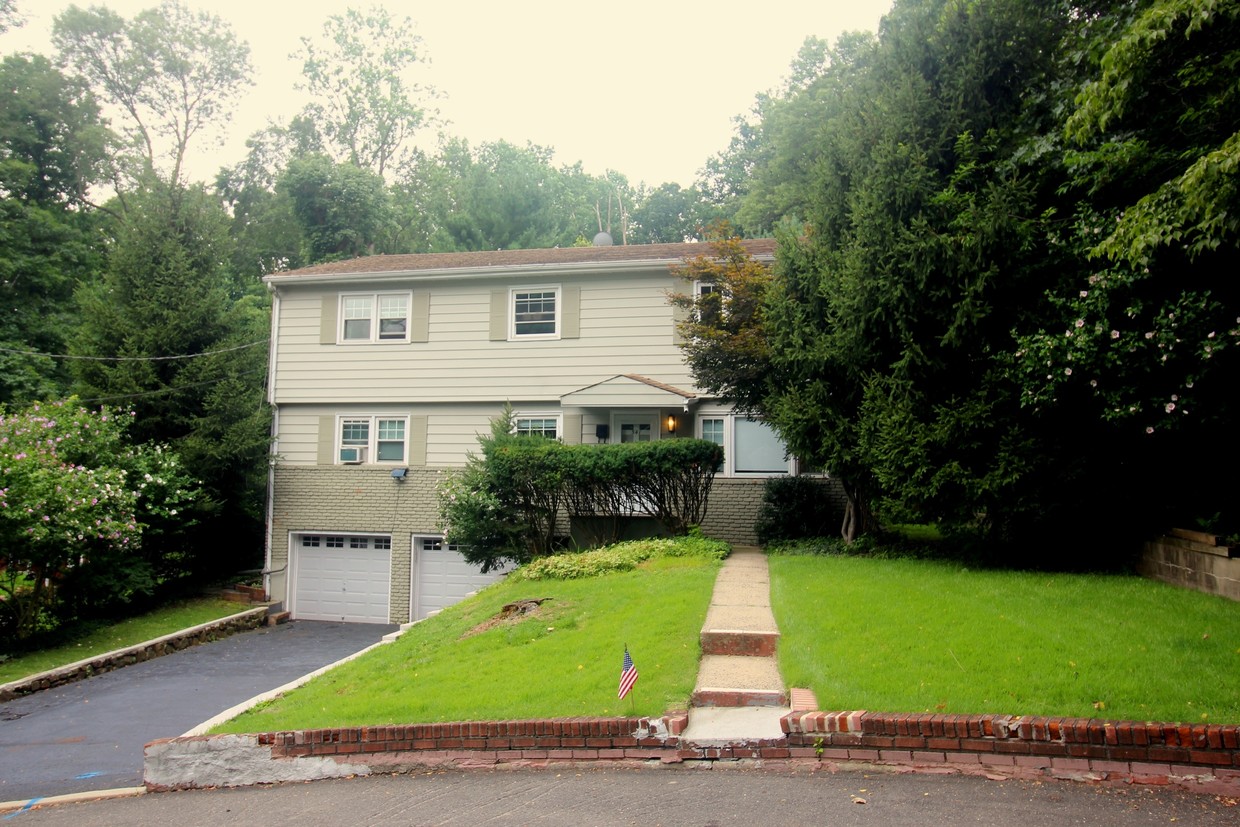 Primary Photo - 341 Jefferson Avenue