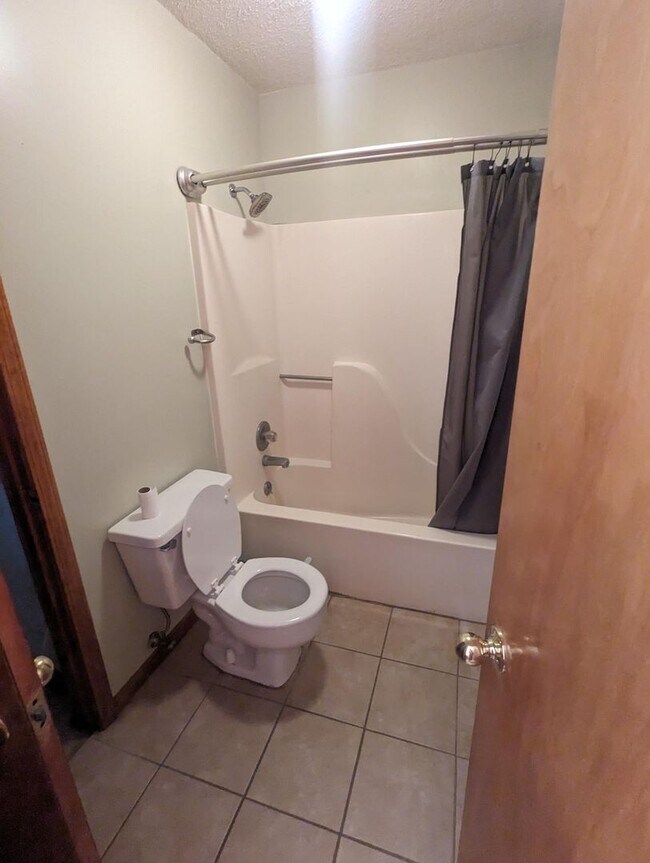 Foto del edificio - 901 Christie Ct