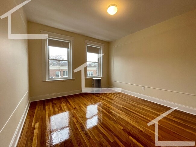 Photo - Beautiful 2 Bed  Split available 9/1 Half fee House