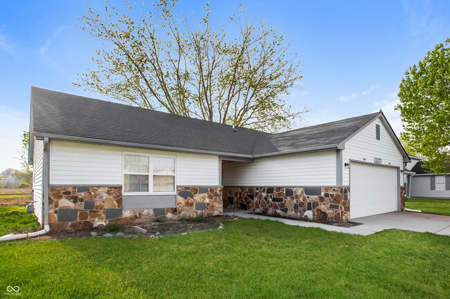 Building Photo - 3217 Cherry Lake Rd