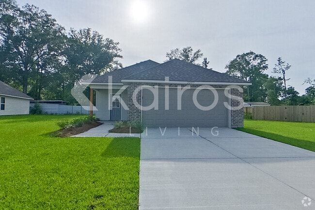 Building Photo - 22877 Balsam Dr