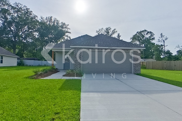 Primary Photo - 22877 Balsam Dr