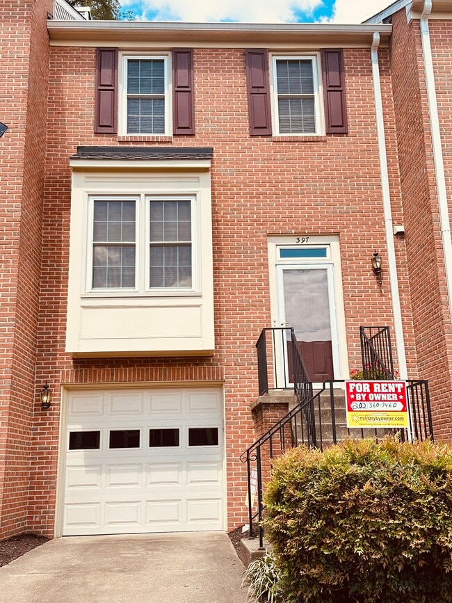 Building Photo - 397 S Pickett St