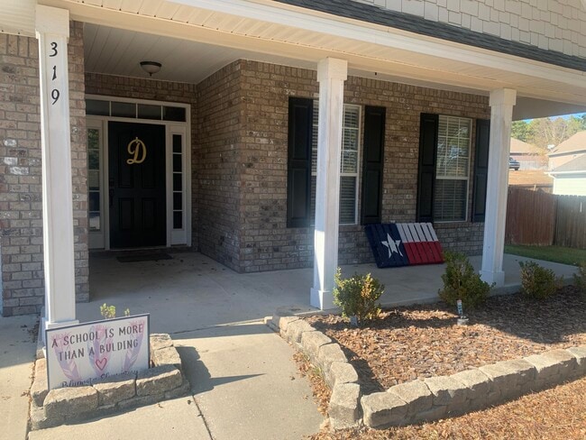 Building Photo - 319 Scotch Pine Ln