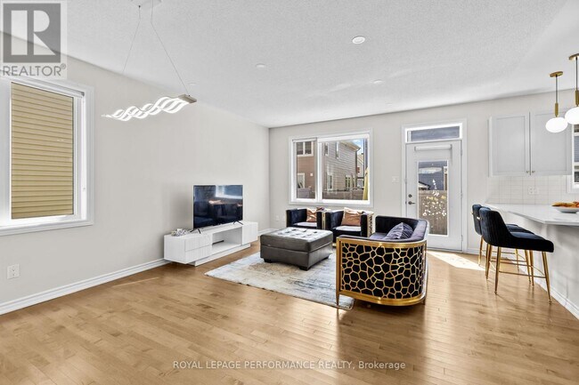 Building Photo - 221 Argonaut Cir