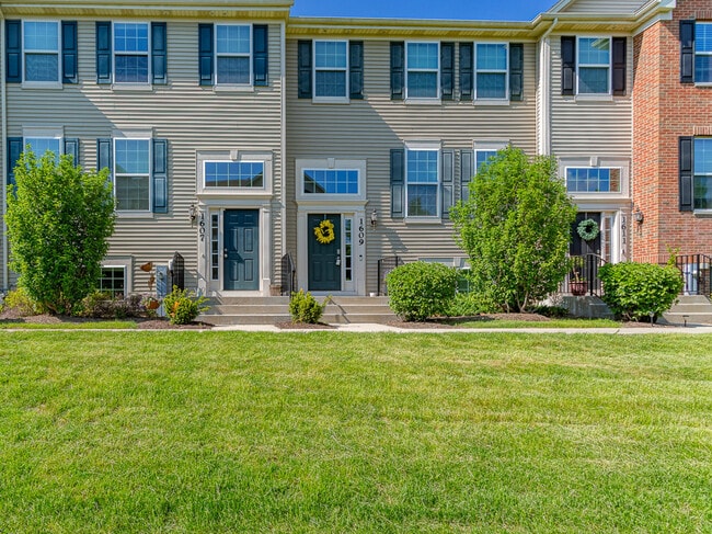 Building Photo - 1609 Deer Pointe Dr