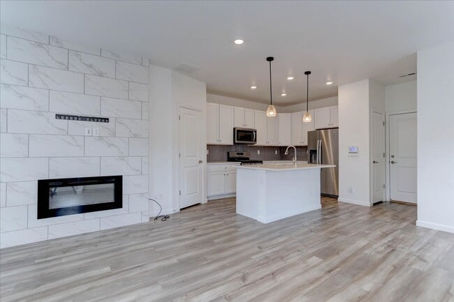 Photo - 1828 S Poplar Ct House