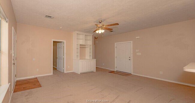 Building Photo - 618 Townplace Dr