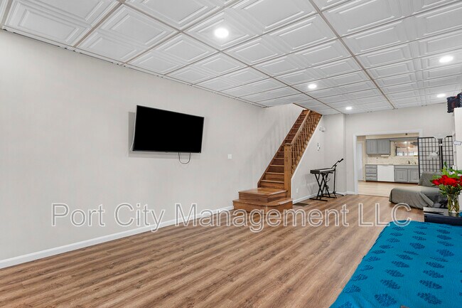 Foto del edificio - 114 N Highland Ave