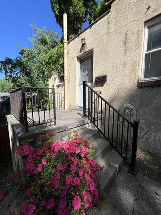 Primary Photo - Spacious one bedroom detached apartment