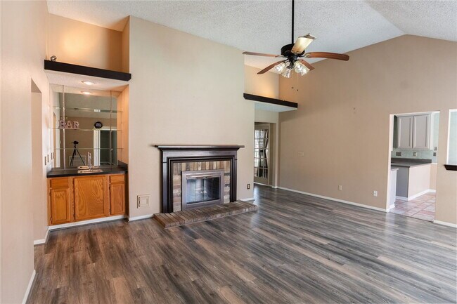 Foto del edificio - Spring Forest Drive, Pearland, TX 77584 - 3 BR 2 BA single-family home