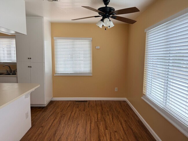 Foto del edificio - 5847-5849 Mildred St