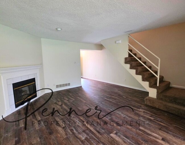 Building Photo - 4609 NE Whispering Winds Dr