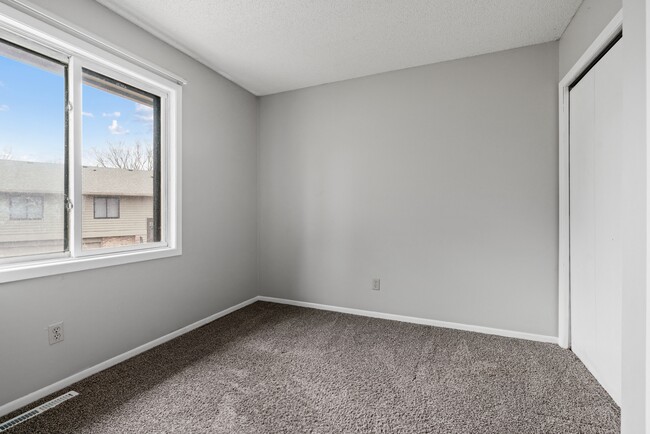 Building Photo - Juniper Meadows