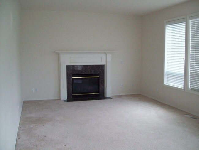 Building Photo - 12556 NW Brimpton Ct