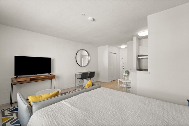 Building Photo - AVIA North Shore