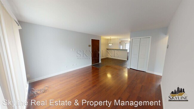 Building Photo - 205 N Waters Edge Dr