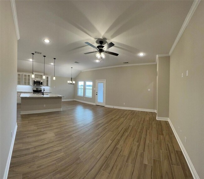 Building Photo - 901 Tippit Ln