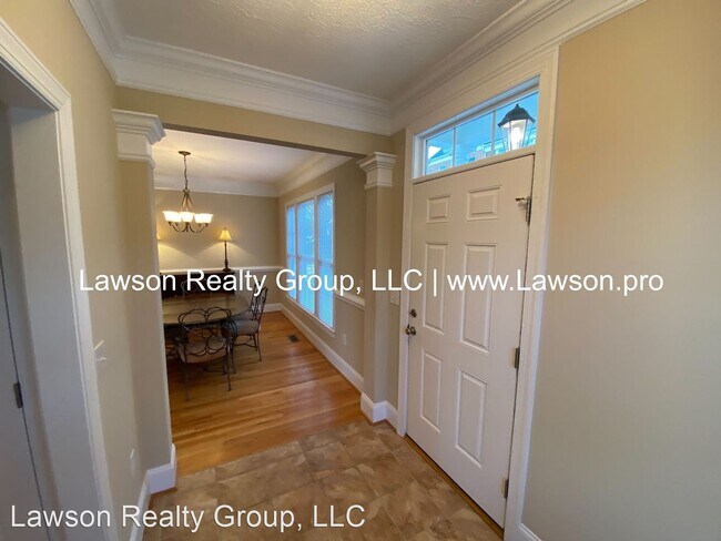 Building Photo - 2 br, 2.5 bath House - 3800 Greenway Drive