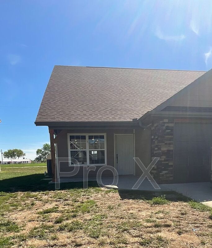 Primary Photo - 606 Easton Dr