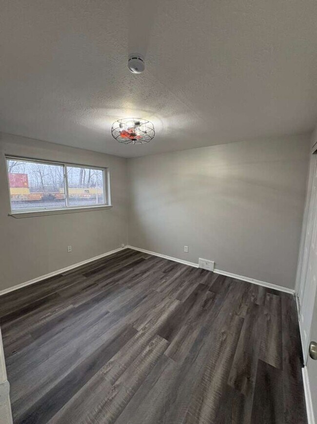 Foto del edificio - 5978 Glenway Dr