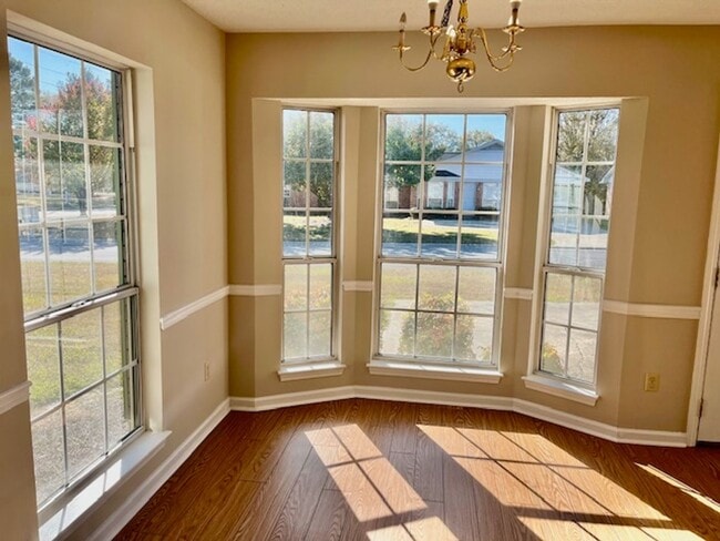 Building Photo - Rockcreek Dr #4 &amp; 369 Mathis